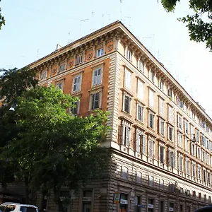 https://raphael-rooms.it-romehotels.com